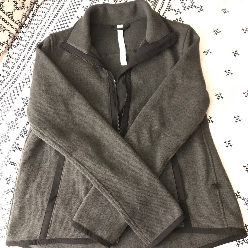 Lululemon jacket full size zip size 6